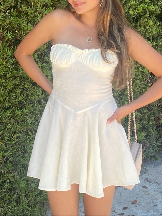 PrettyLittleThing Dresses & Skirts - PrettyLittleThing Ivory Strapless Mini Dress